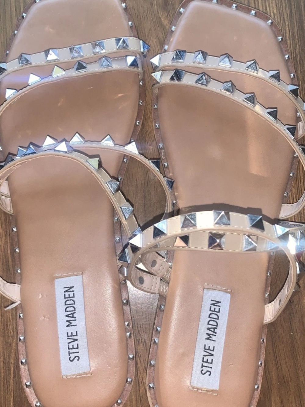 Steve Madden brown tan silver studs Flat Sandals 9.5  beachy glam